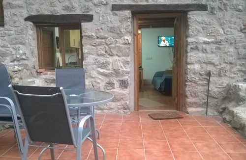 Puente Nuevo Cottage | Casa Independiente, Zona Exterior con Barbacoa y Muebles de Exterior