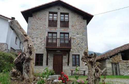 Narciandi House | CASA IRIS, tranquilidad a 5' de Cangas de Onís