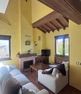 Navarredonda de Gredos Ski Chalet | Casa la Cabañuela