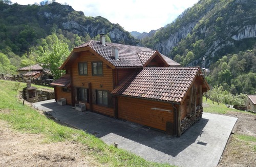 Laviana Cottage | Casa la Fomermeya - Ideal for family reunions and large groups.