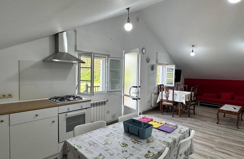 Foz Villa | Casa La Pradera Country House with Mountain Views, Private Garden, and Wi-Fi