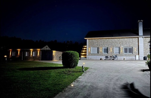 Foz Villa | Casa La Pradera Country House with Mountain Views, Private Garden, and Wi-Fi