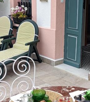 Monforte de Lemos House | Casa Matilda - Encanto vintage con patio privado en el corazón de la Ribeira Sacra