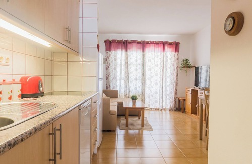 Nuevo Horizonte Apartment | "Casa Miramar" apartment with sea views, shared pools, private terrace and Wi-Fi