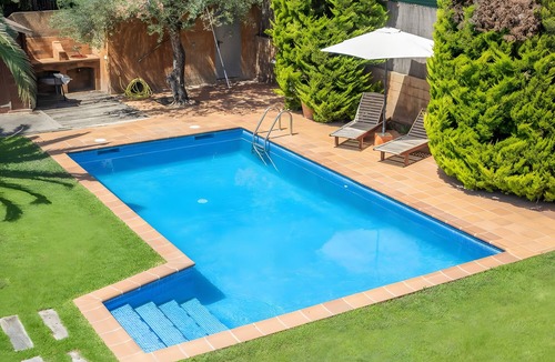 Calonge Villa | Casa Monica – Charming House with Garden and Pool Near the Village Center