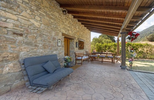 Navarri House | Casa Montenegro: Rural Retreat with Mountain Views, Garden, and BBQ