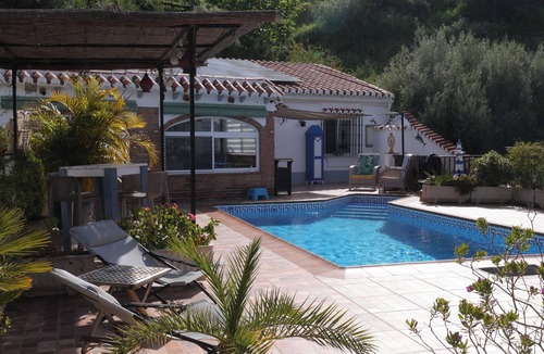 Torrox House | Casa Morente – Charming Andalusian home with jacuzzi and private pool