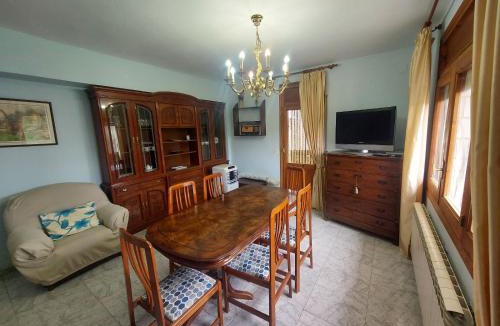Abiego Apartment | Casa Nasarre- Acogedora casa rural con garaje con vistas a la Sierra de GUARA
