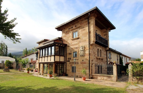 Hermandad de Campoo de Suso House | Casa Rural (full rental) Las Casonas de Don Pedro for 20 people