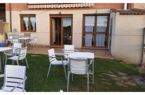 Santo Domingo de Silos Apartment | Casa Rosa, Perfecta Para Familias Grandes!
