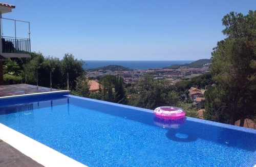 Lloret de Mar House | Casa Roca Grossa Blanca, Holiday home for 6 persons, Pool, Sea view
