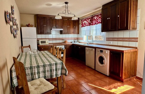 El Paso Villa | Casa Roja: Panoramic Views & Rural Comfort
