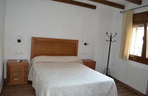 Fuenlabrada de los Montes House | Casa Rural La Madroña