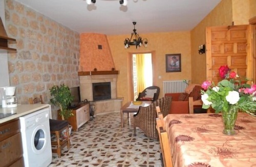 Canicosa de la Sierra Cottage | Casa Rural Bocanegra for 2 people