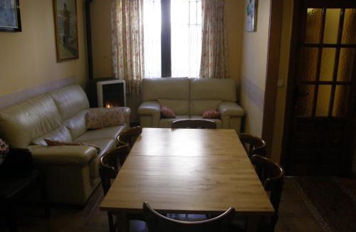 Banos de Valdearados House | Casa Rural Baco