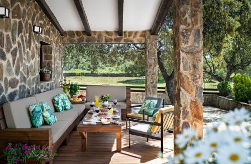 Llerena House | Casa Rural con skatepark y piscina " La Quijada del Lobo "