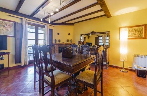 Urrez House | Casa Rural De Cabrera