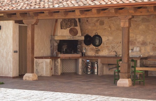Aldeonsancho Cottage | Casa Rural Fuente del Pinar for 10 people