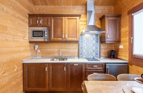 Cobisa House | Casa Rural 'La Dehesilla' in Toledo – Cozy Retreat for 4 with Private Plot
