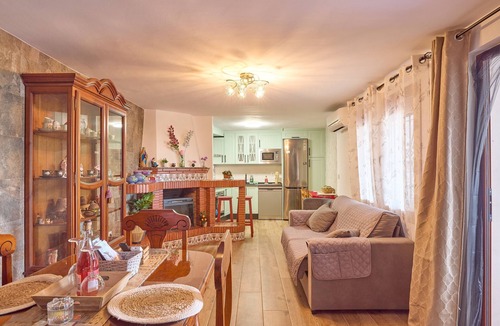 Zuheros House | Casa Rural Martemma: Mountain Views, Private Pool, and Air Conditioning