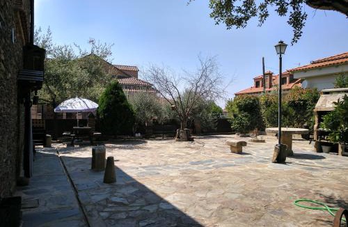 Torrejon El Rubio House | Casa Rural Peña Falcón