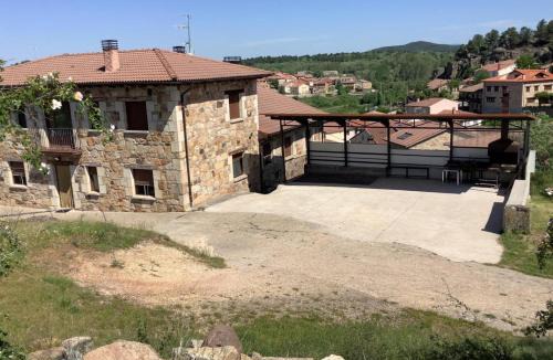 Rabanera del Pinar House | Casa Rural Roblegordo