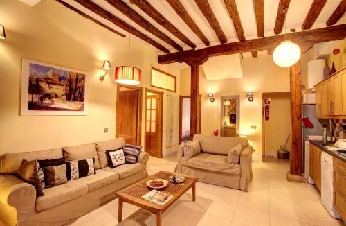 Siguenza House | Casa Rural Siguenza Domus 200m2 de Vivienda y Exterior