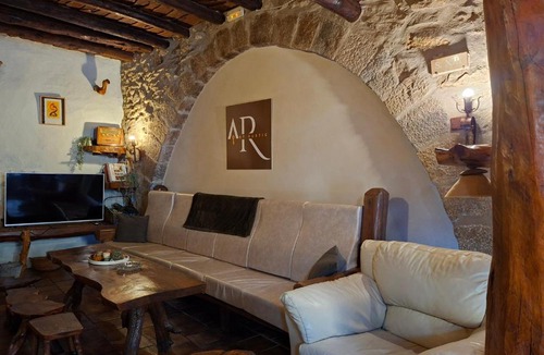 Enroig House | Casa Rustic Oh