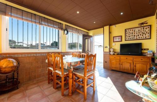 Miami Platja Ski Chalet | Casa Thaiker