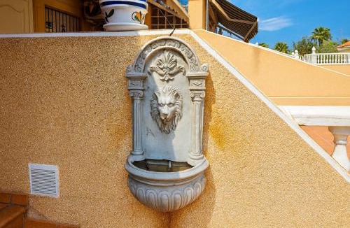 Los Balcones House | Casa vacacional Fuente León