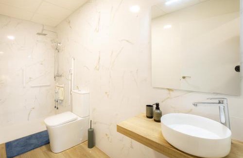 Torrefiel Apartment | Casa Valencia Berni - Bright & Spacious Apartment Near Valencia Center
