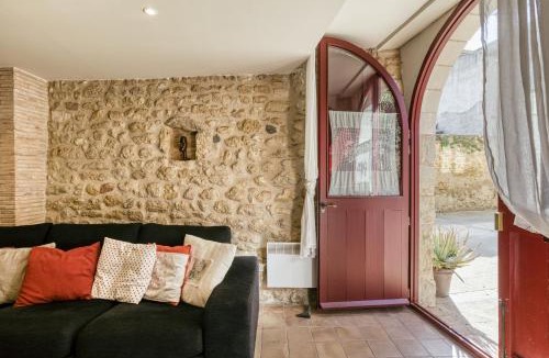 Orriols House | Casa Vermella