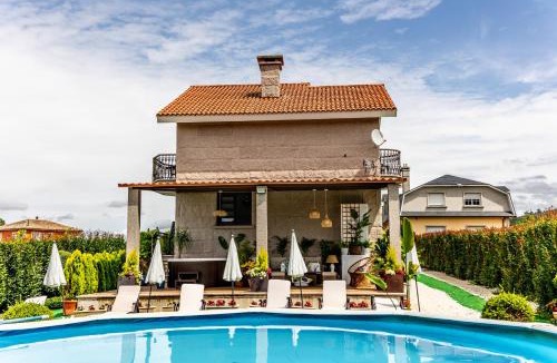 Caldas de Reis House | Casa Victoria garden con Jacuzzi y piscina