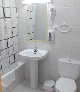 Mansilla de las Mulas House | Casadidoru