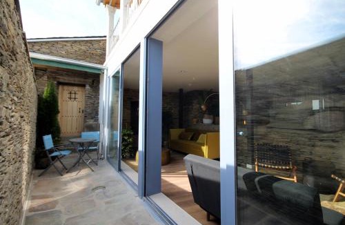 Outeiro de Rei House | CASAS DA FORTALEZA Casa da Muralla