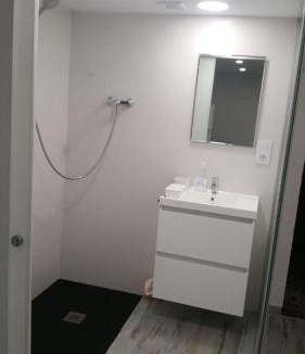 Canet de Mar Apartment | Casita en plena naturaleza con piscina y wifi gratis