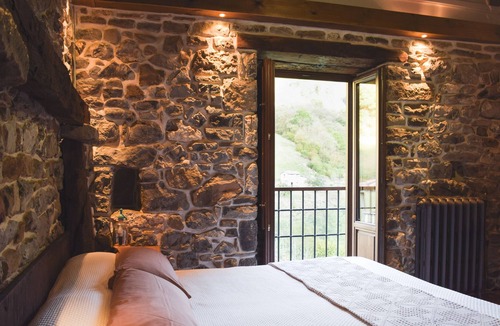Corigos House | Casona del Castaniu