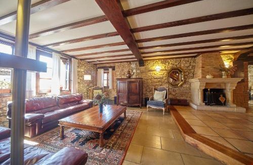 Orena Villa | Casona los Cautivos