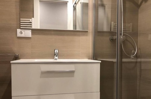 Burgos Apartment | CASTELLANA GARDEN FREE PARKING