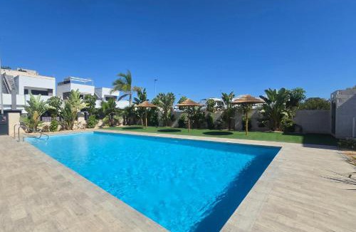 Santiago de la Ribera House | Castillo Cannenburch
