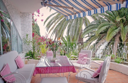 Tabaiba House | Castillo Moro. 10 Bedroom, 8 Bathroom, 3 Kitchen, Terrace, Garden, Seminaroom.