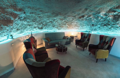 El Rincon Cottage | Cave with heated indoor pool and garden