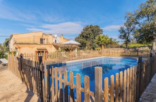 Cas Concos House | Cavea Charming Mallorcan Finca, Air Conditioning, Wi-Fi, fenced Pool
