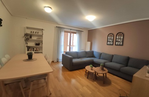 Jaca Apartment | Central Apartment in Jaca - 4 Bedrooms, 2 Bathrooms, Parking Included