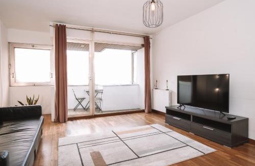 Sarria-Sant Gervasi Apartment | Central Gracia Apartment & 4 BDR & 8 guests