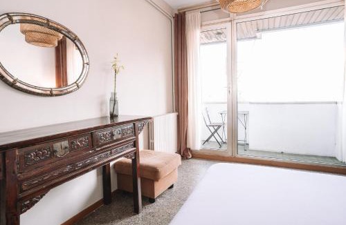Sarria-Sant Gervasi Apartment | Central Gracia Apartment & 4 BDR & 8 guests