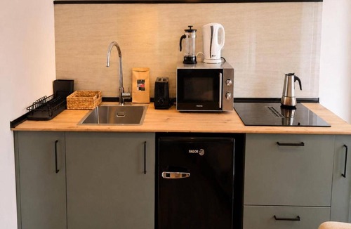 Guindalera Apartment | Central Haven near Ventas