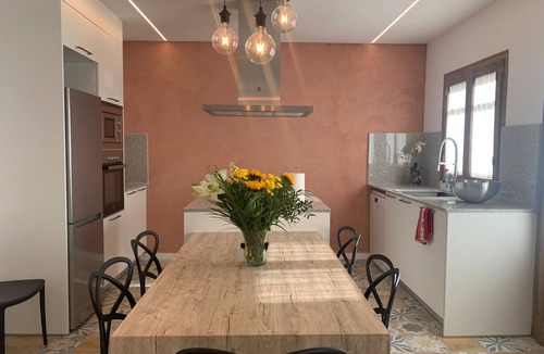 Figueres House | Central house! ideal for families. Both parking