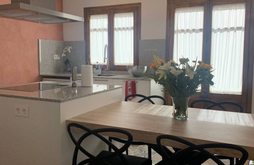 Figueres House | Central house! ideal for families. Both parking