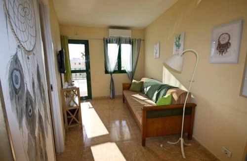 Playa del Ingles Apartment | Centrico apartamento 423 by CASAS COCODRILO